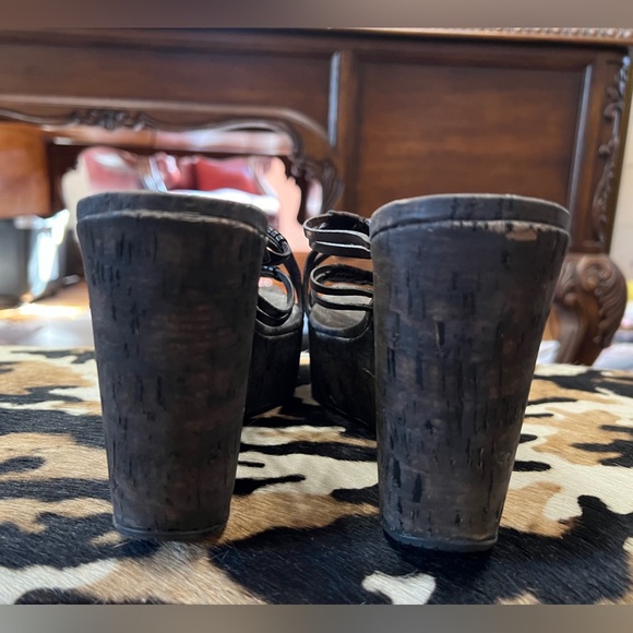 Stuart Weitzman ~ Dark Brown Cork and Leather Wedges - Picture 7 of 9